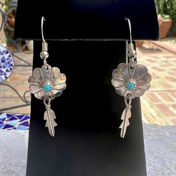 Vintage Sterling & Turquoise Flower Concho Feather Dangle Earrings - Picture 6 of 6